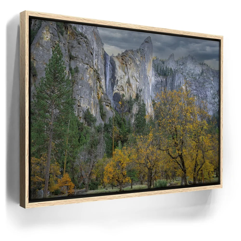 Featured image 9 for Autumn Glow Bridalveil Fall Yosemite