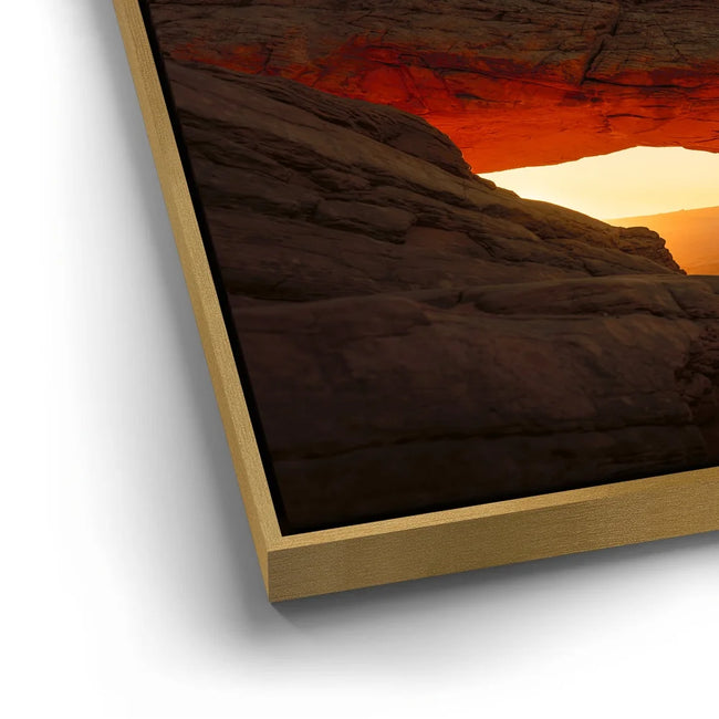 Featured image 12 for Catching Fire - Mesa Arch, Canyonlands NP, Utah