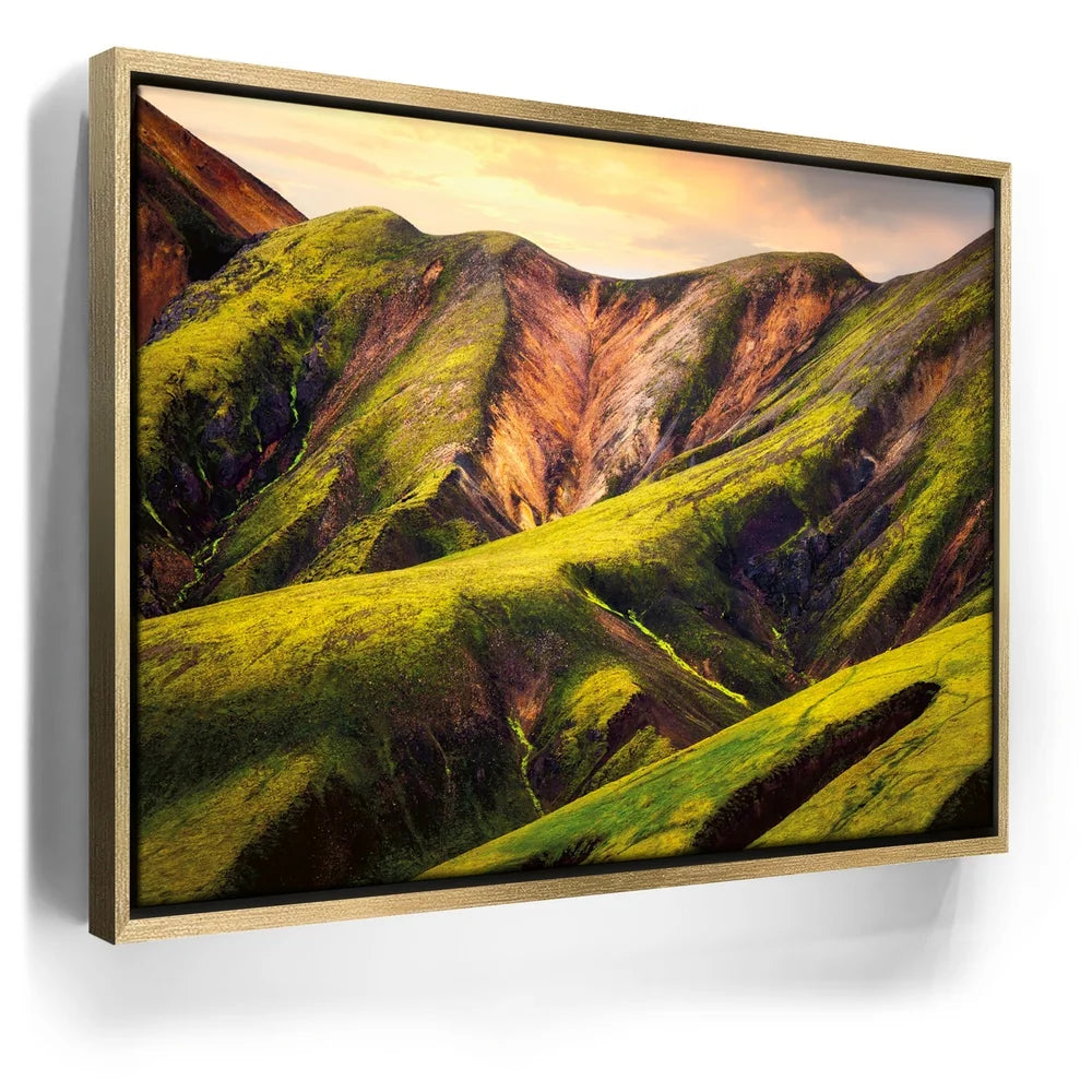 Featured image 7 for Colorful Icelandic Wilderness