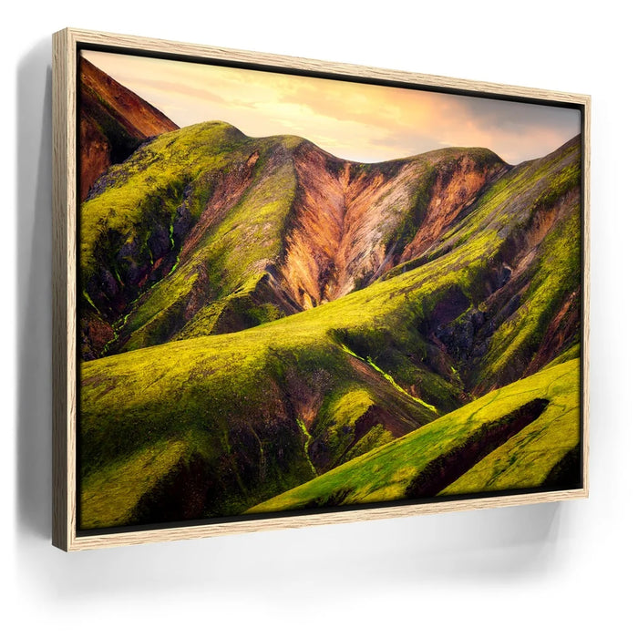 Featured image 10 for Colorful Icelandic Wilderness