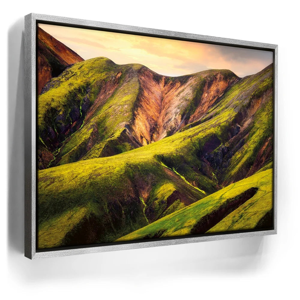Featured image 8 for Colorful Icelandic Wilderness