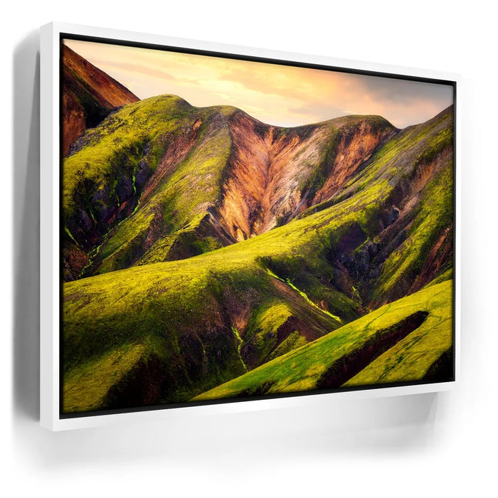 Featured image 7 for Colorful Icelandic Wilderness