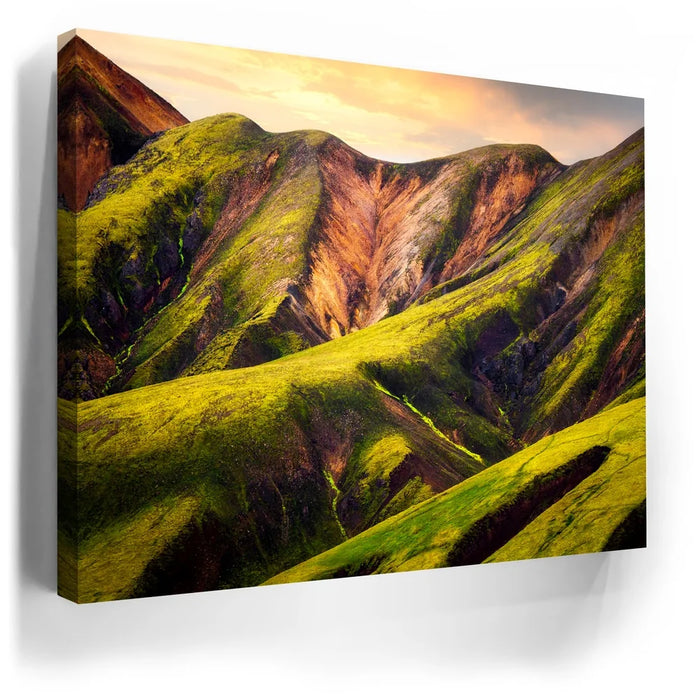 Featured image 5 for Colorful Icelandic Wilderness