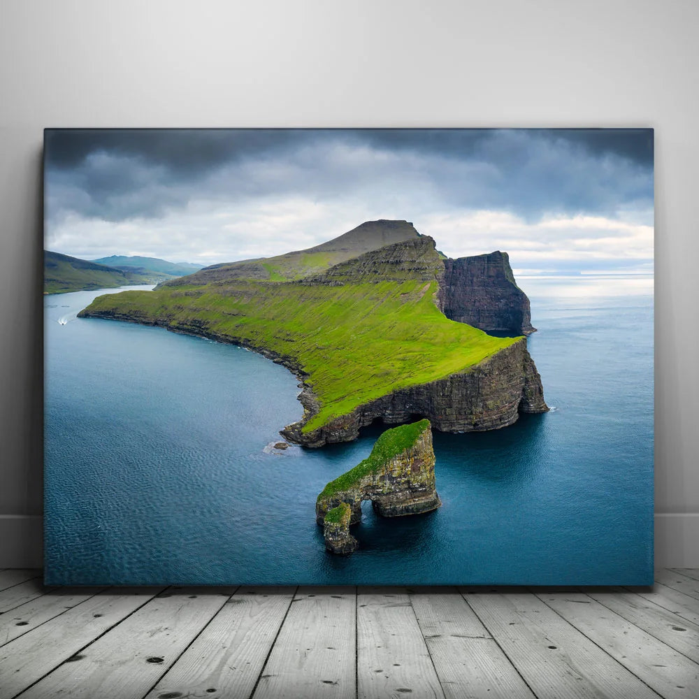 Featured image 1 for Drangarnir