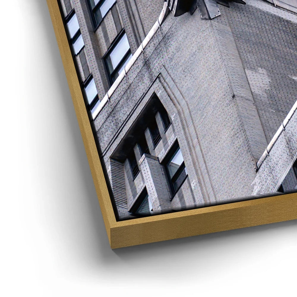 Featured image 12 for Eagles On The Top Of Chrysler Building Closeup