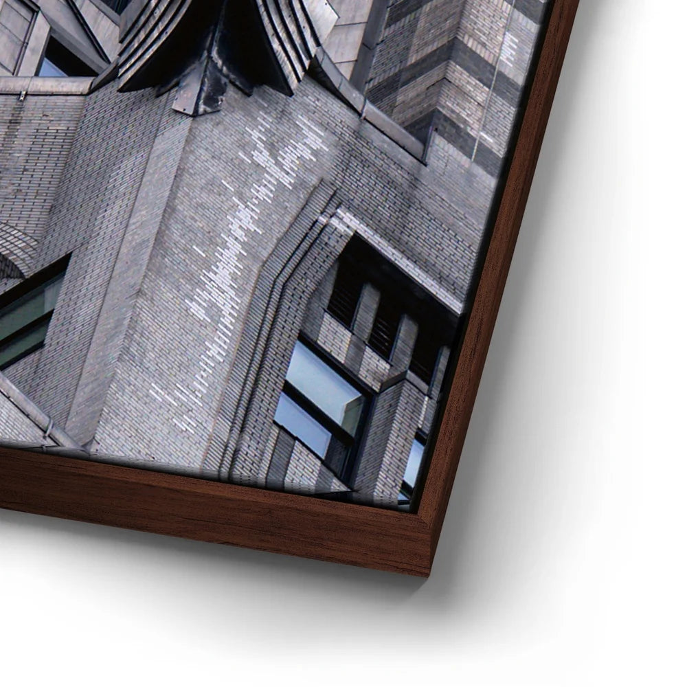 Featured image 14 for Eagles On The Top Of Chrysler Building Closeup
