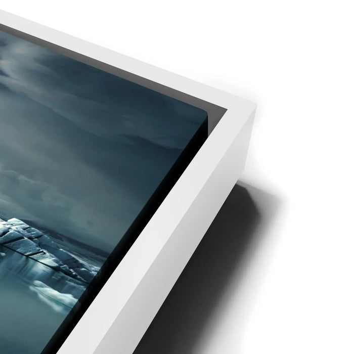 Featured image 13 for Frozen Serenity - Iceland