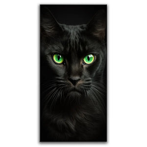 Green-Eyed-Maine-Coon