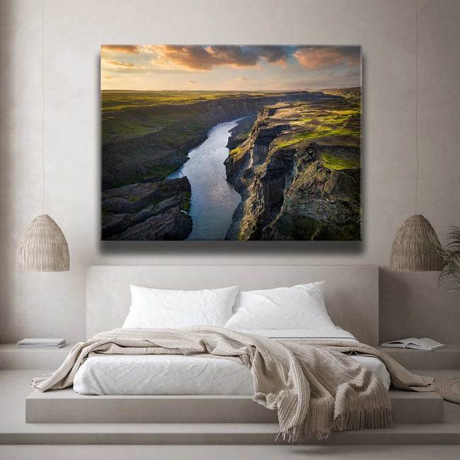 Featured image 2 for Majestic Canyon - Iceland