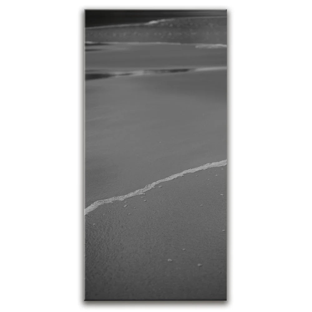 Featured image 1 for Ocean Lines - B&W