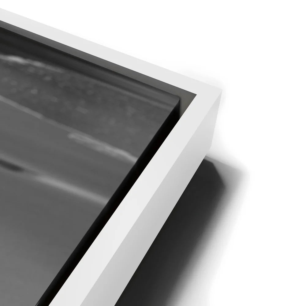 Featured image 13 for Ocean Lines - B&W