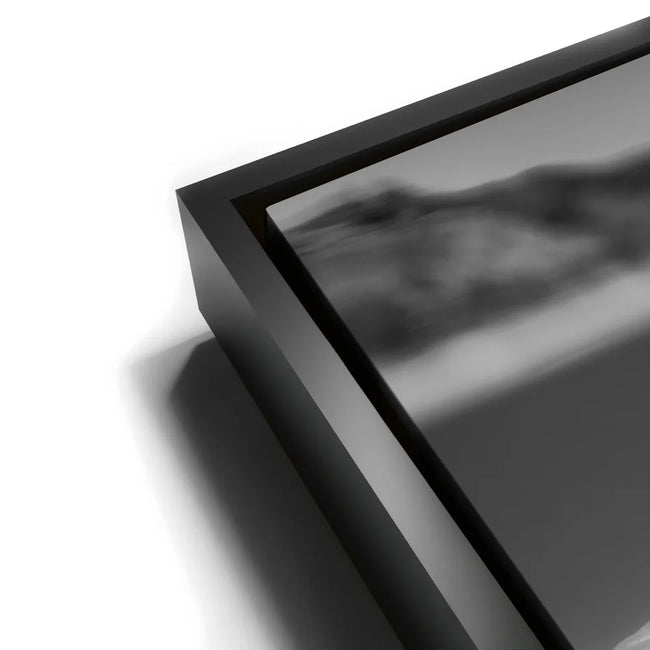 Featured image 11 for Overlap B&W - Tahiti
