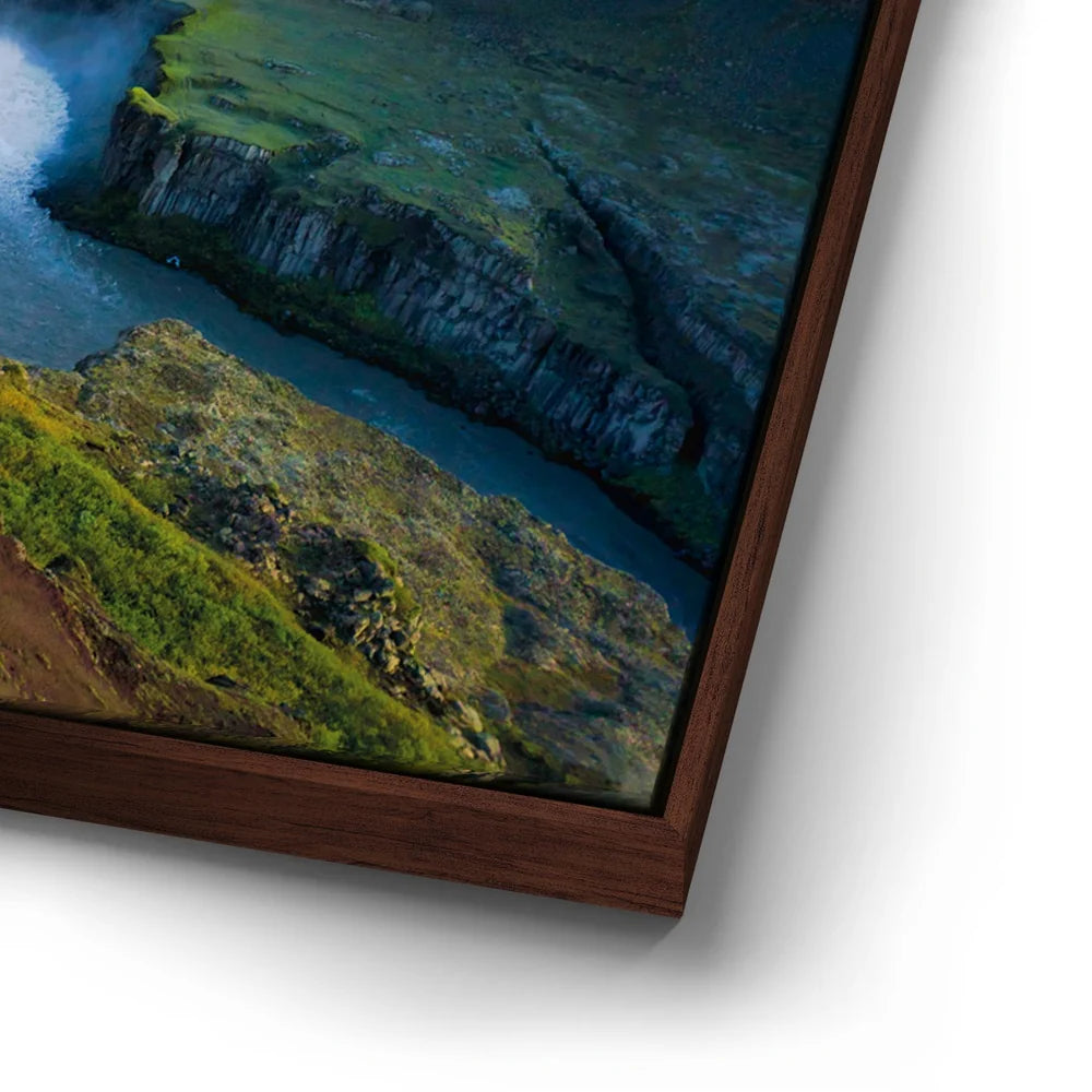 Featured image 14 for Picturesque Falls Valley - Iceland