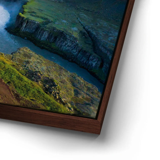 Featured image 14 for Picturesque Falls Valley - Iceland