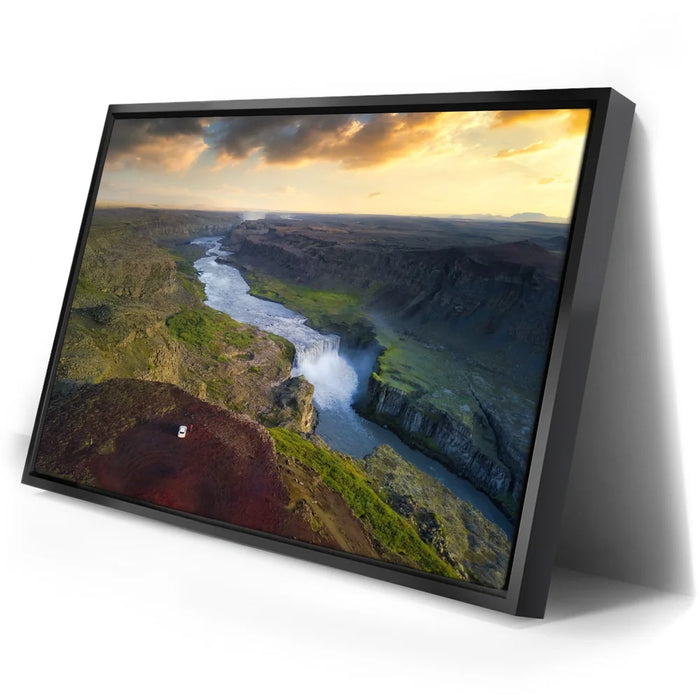 Featured image 2 for Picturesque Falls Valley - Iceland