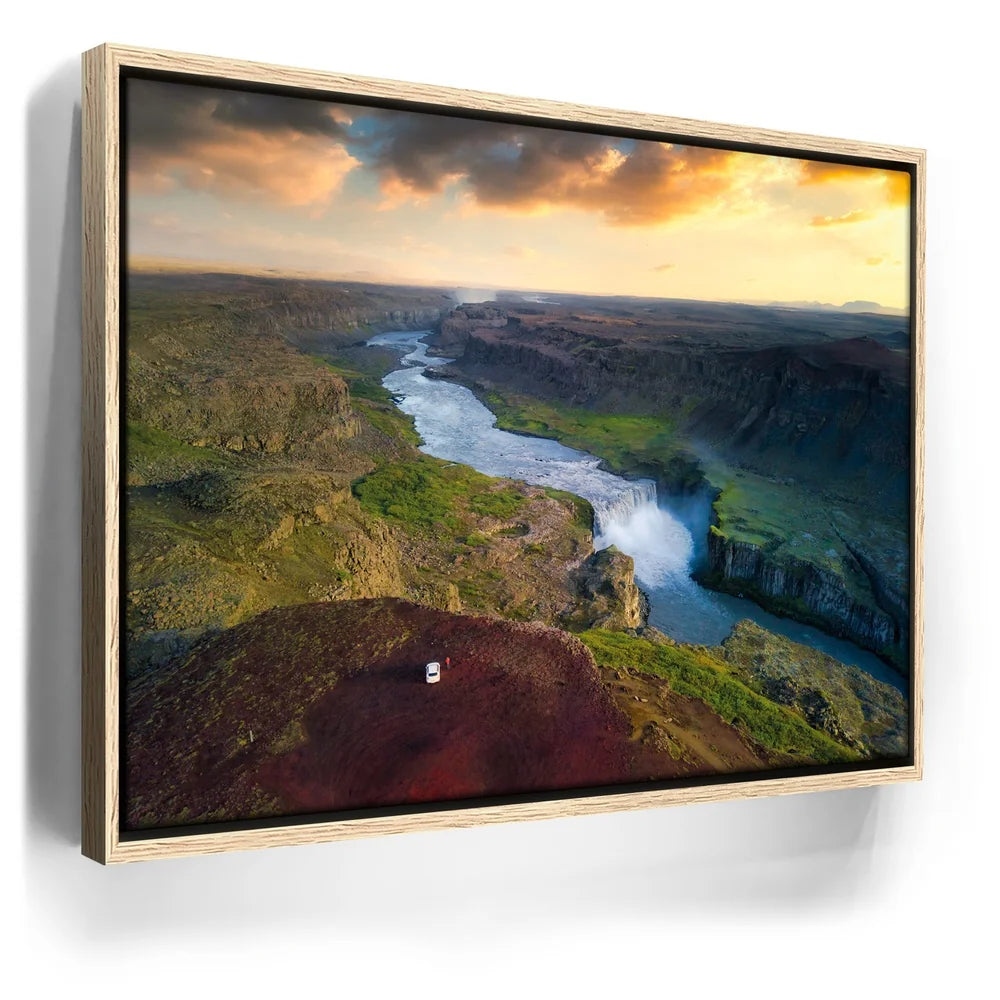 Featured image 9 for Picturesque Falls Valley - Iceland