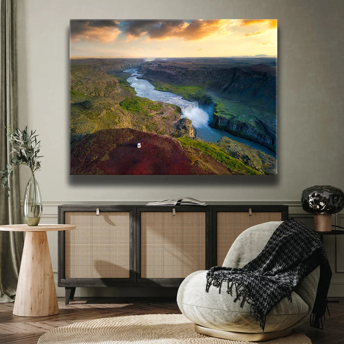 Featured image 2 for Picturesque Falls Valley - Iceland