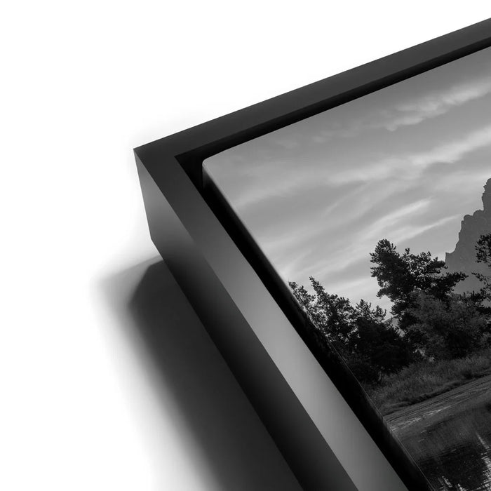 Featured image 11 for Slow Gold - Black and White