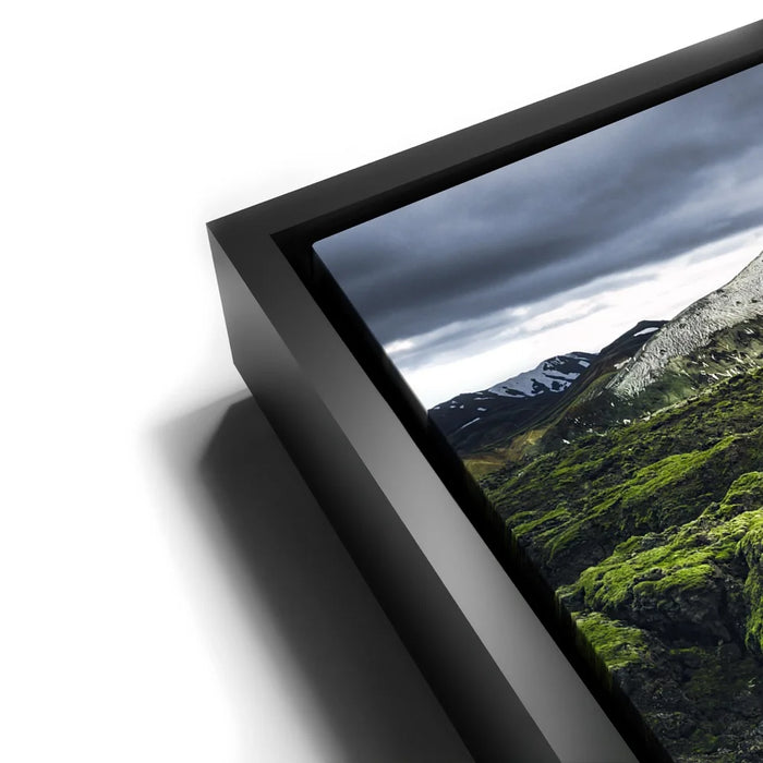 Featured image 11 for Snowy Serenity - Iceland