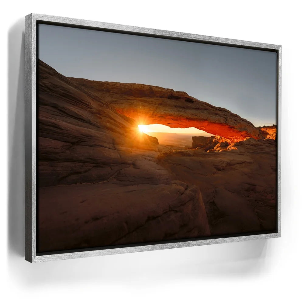 Featured image 8 for Sunrise at Mesa Arch, Canyonlands NP, Utah