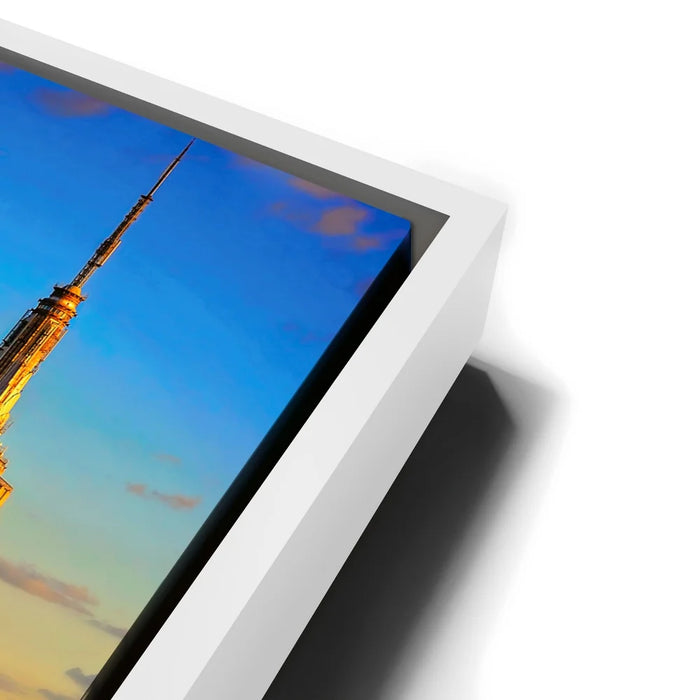 Featured image 13 for Vertical Panoramic View Of Empire State Building At Golden Hour