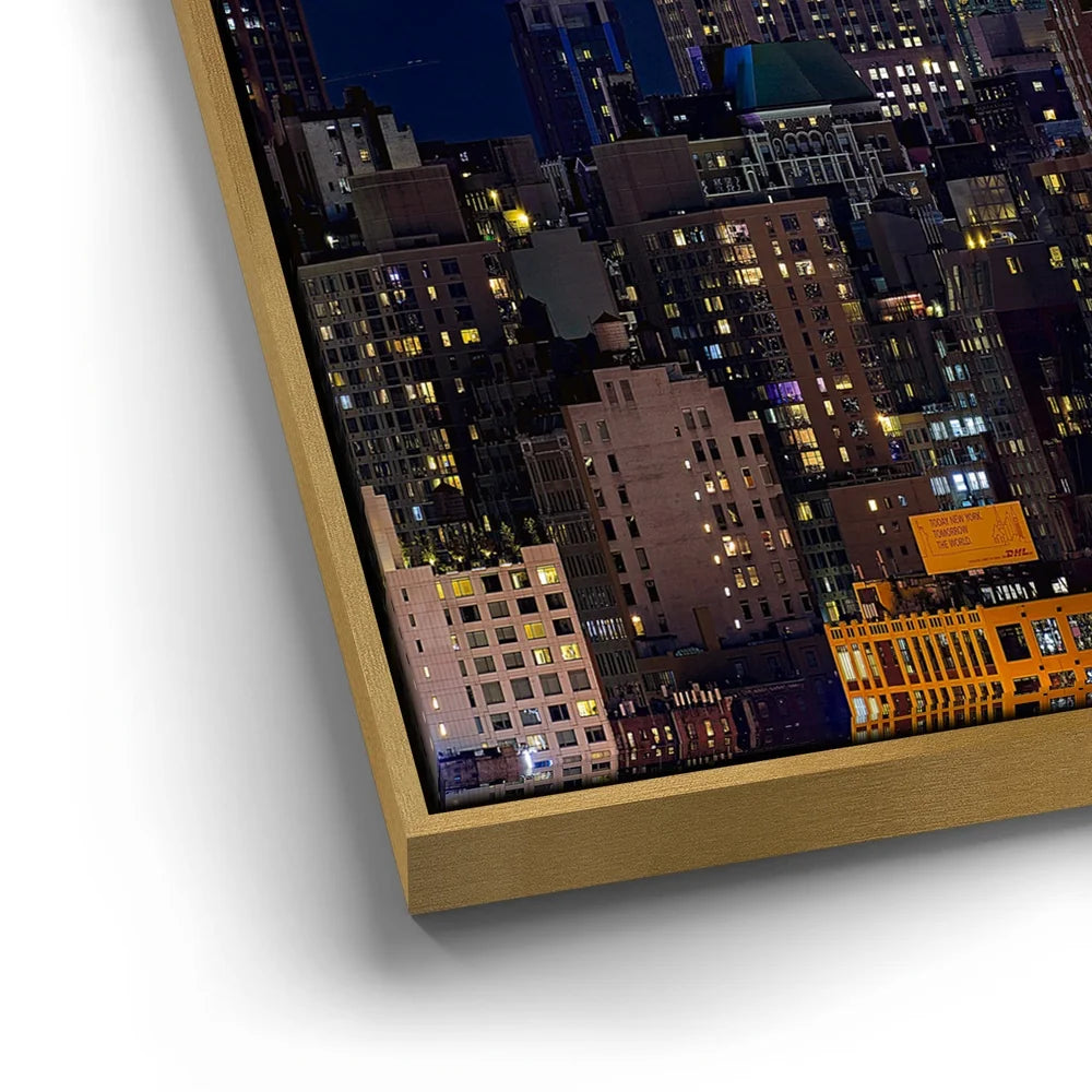 Featured image 12 for Vertical Panoramic View Of Empire State Building At Night